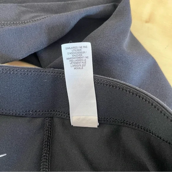 Nike activewear leggings - Picture 4 of 9